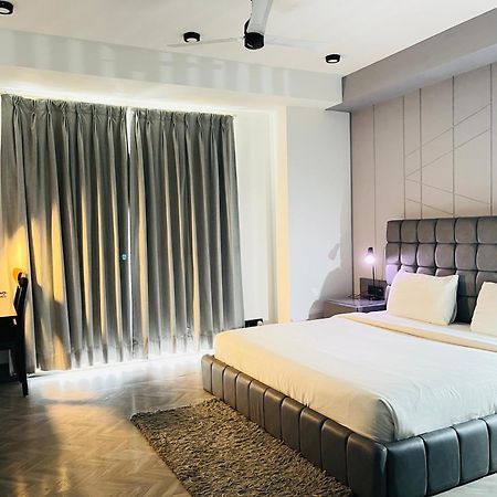 Bedchambers Serviced Apartments, Mg Road Gurgáon Kültér fotó
