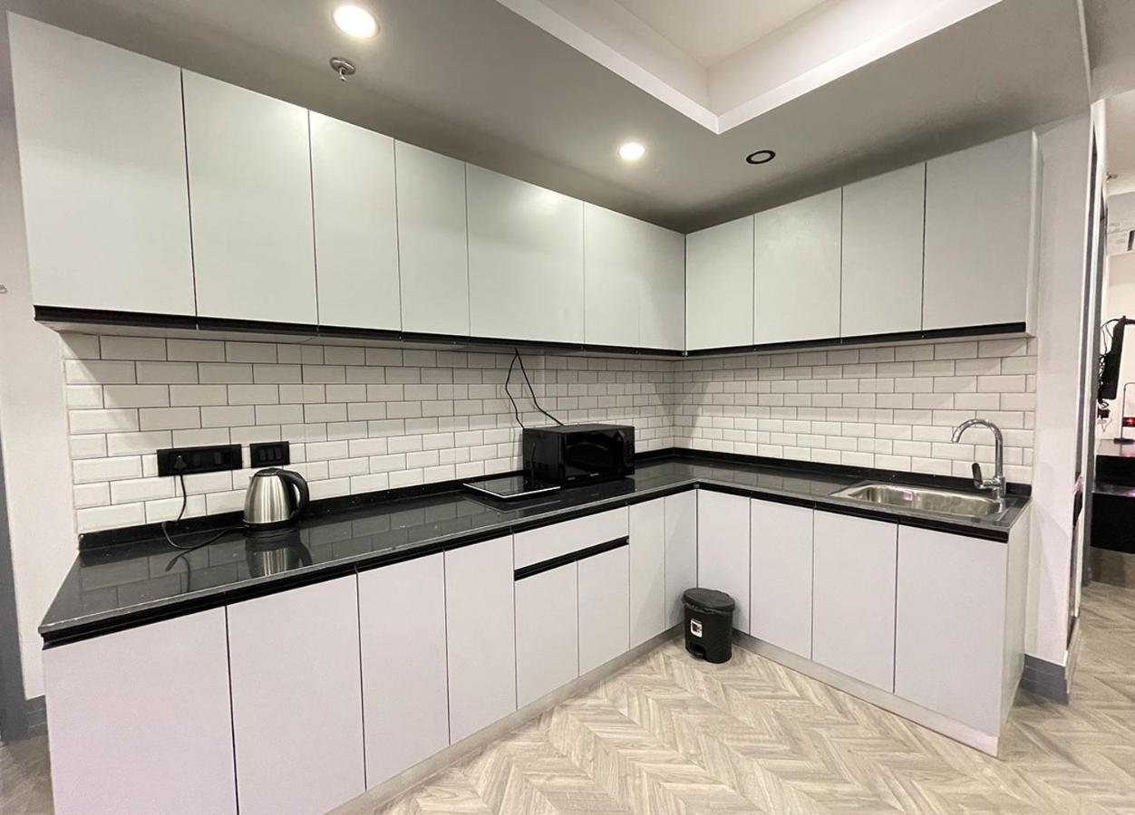 Bedchambers Serviced Apartments, Mg Road Gurgáon Kültér fotó