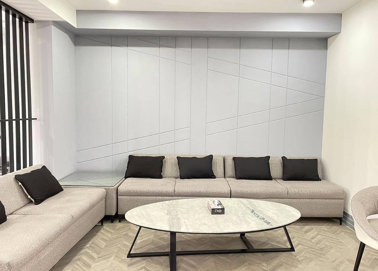 Bedchambers Serviced Apartments, Mg Road Gurgáon Kültér fotó