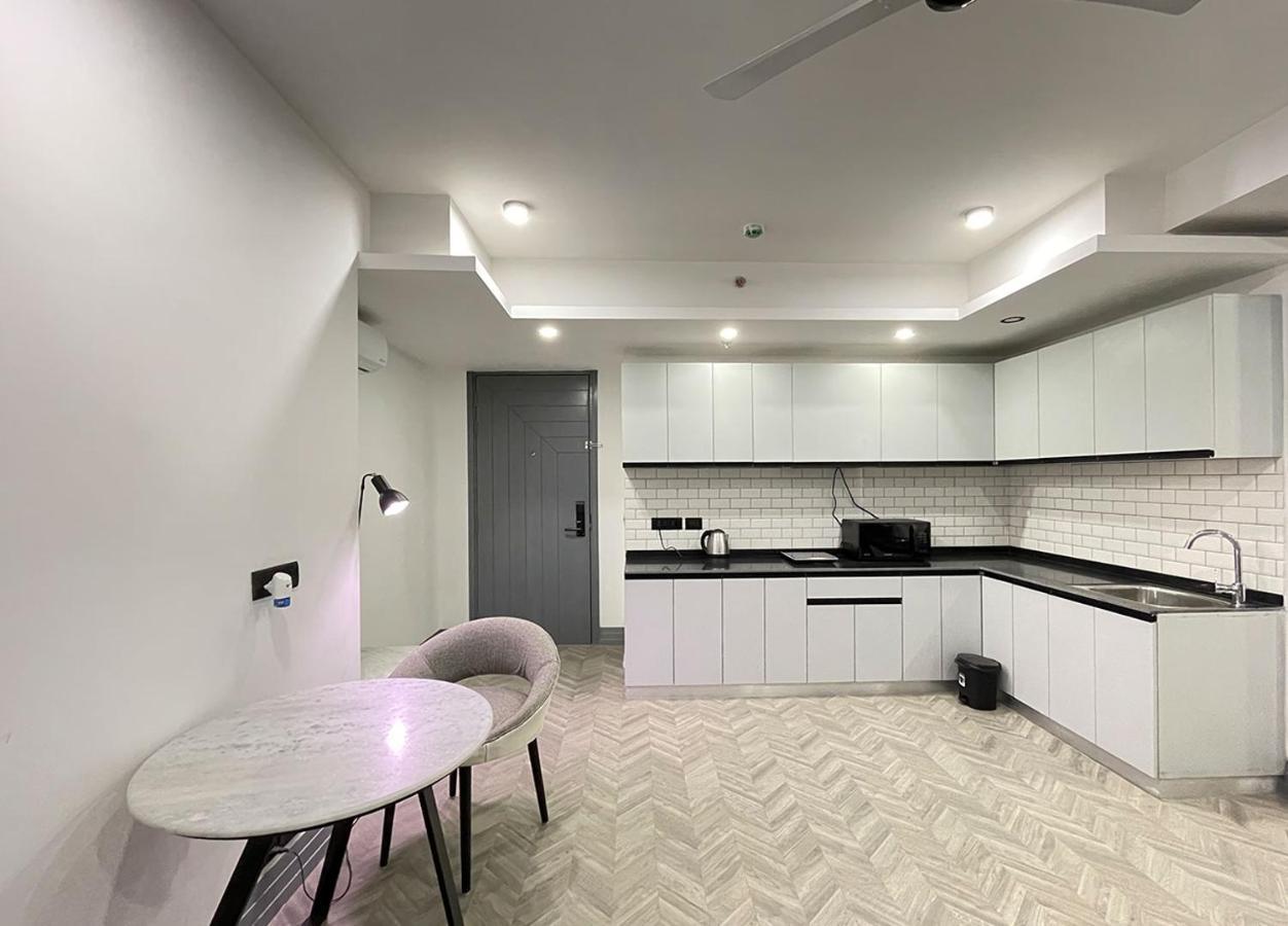 Bedchambers Serviced Apartments, Mg Road Gurgáon Kültér fotó