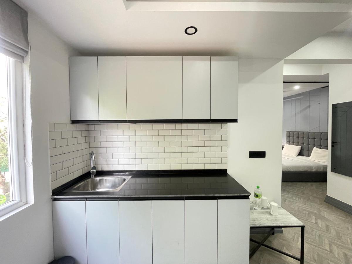 Bedchambers Serviced Apartments, Mg Road Gurgáon Kültér fotó