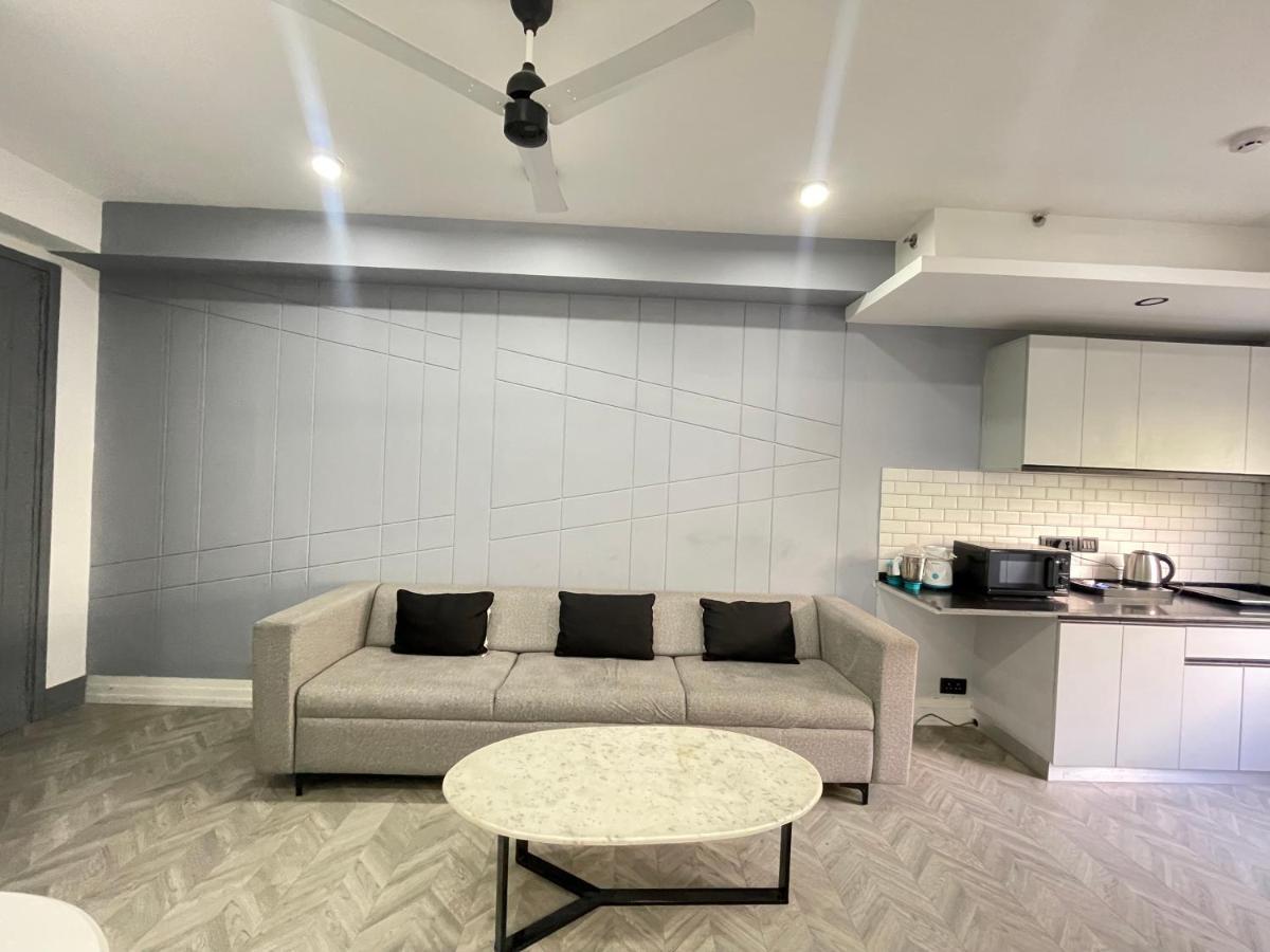 Bedchambers Serviced Apartments, Mg Road Gurgáon Kültér fotó
